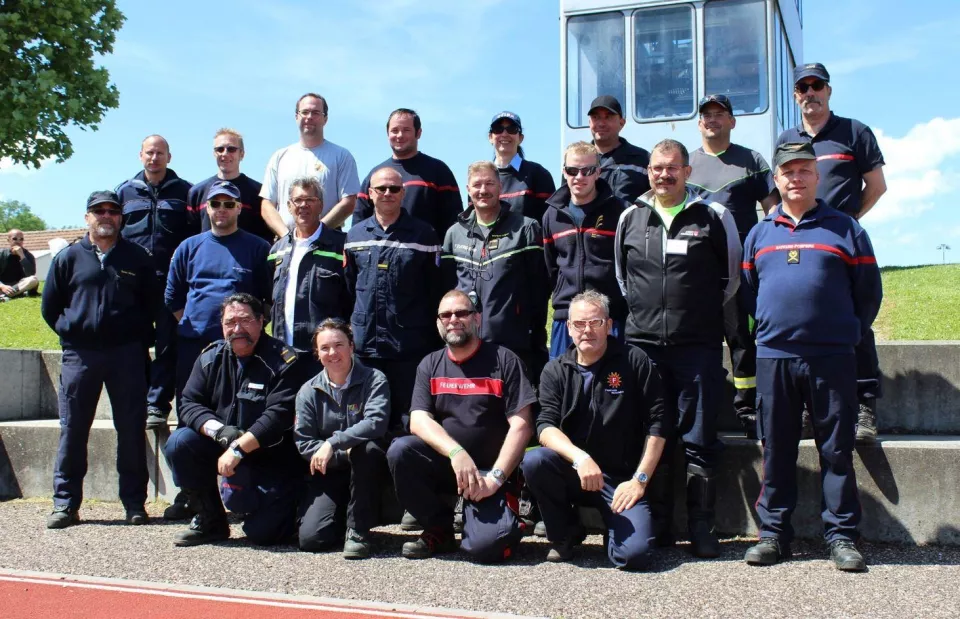 Schiri_.jpg Schiri_.jpg